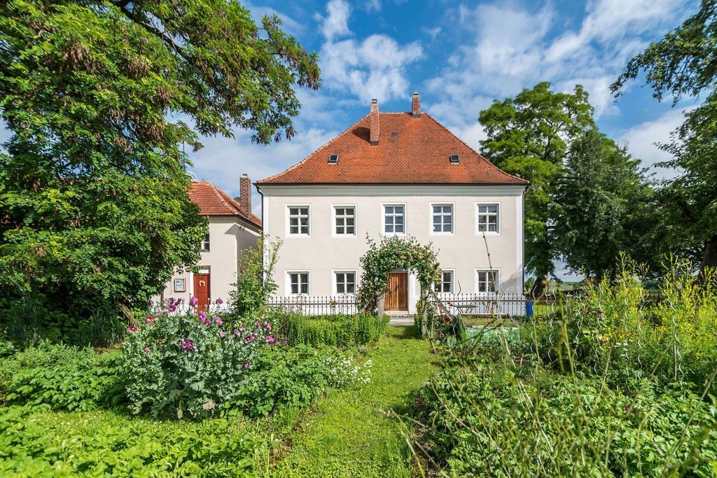 Historischer Pfarrhof Niederleierndorf Langquaid Eksteriør bilde